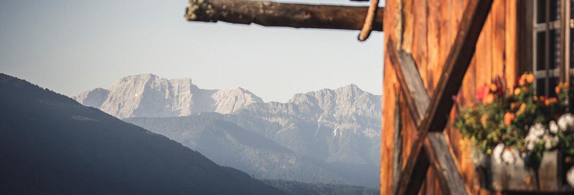 Unsere Hütte auf der Kumpflalm mit Blick auf die Berge