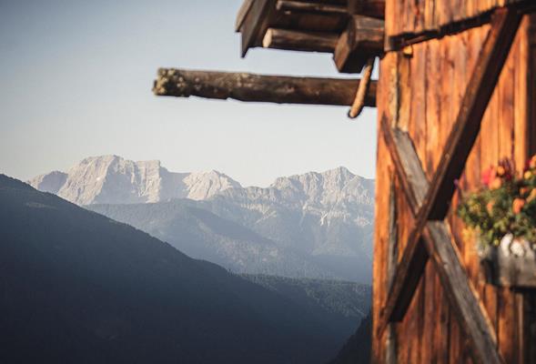 Unsere Hütte auf der Kumpflalm mit Blick auf die Berge