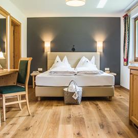 -rotwild-zimmer-2281