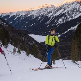 Drei Freunde auf Skiern